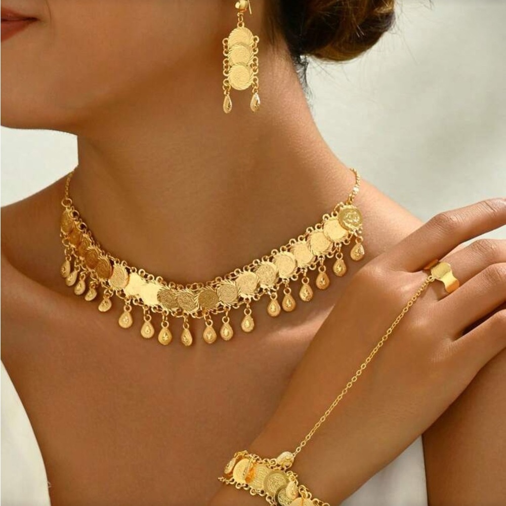 Chic Gold Coin Necklace Set